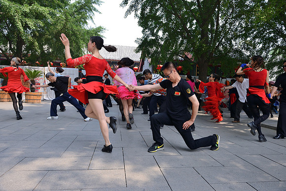 Dancing in the parks Beijing