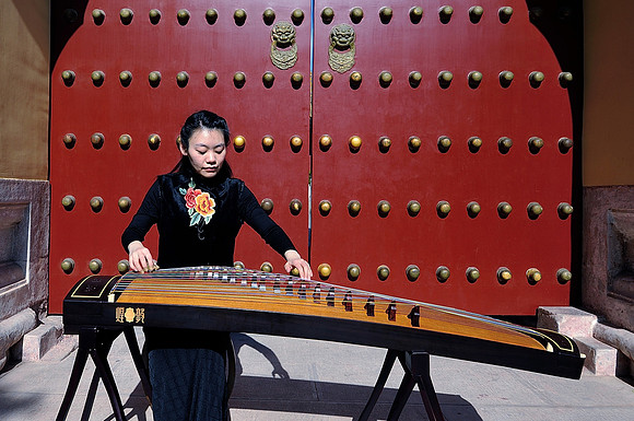 The traditional Zheng played by Sun Run
